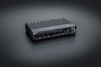 Steinberg UR44C : Steinberg UR44C mood from far grey dark-7863 Steinberg UR44C : Steinberg UR44C mood from far grey dark-7863