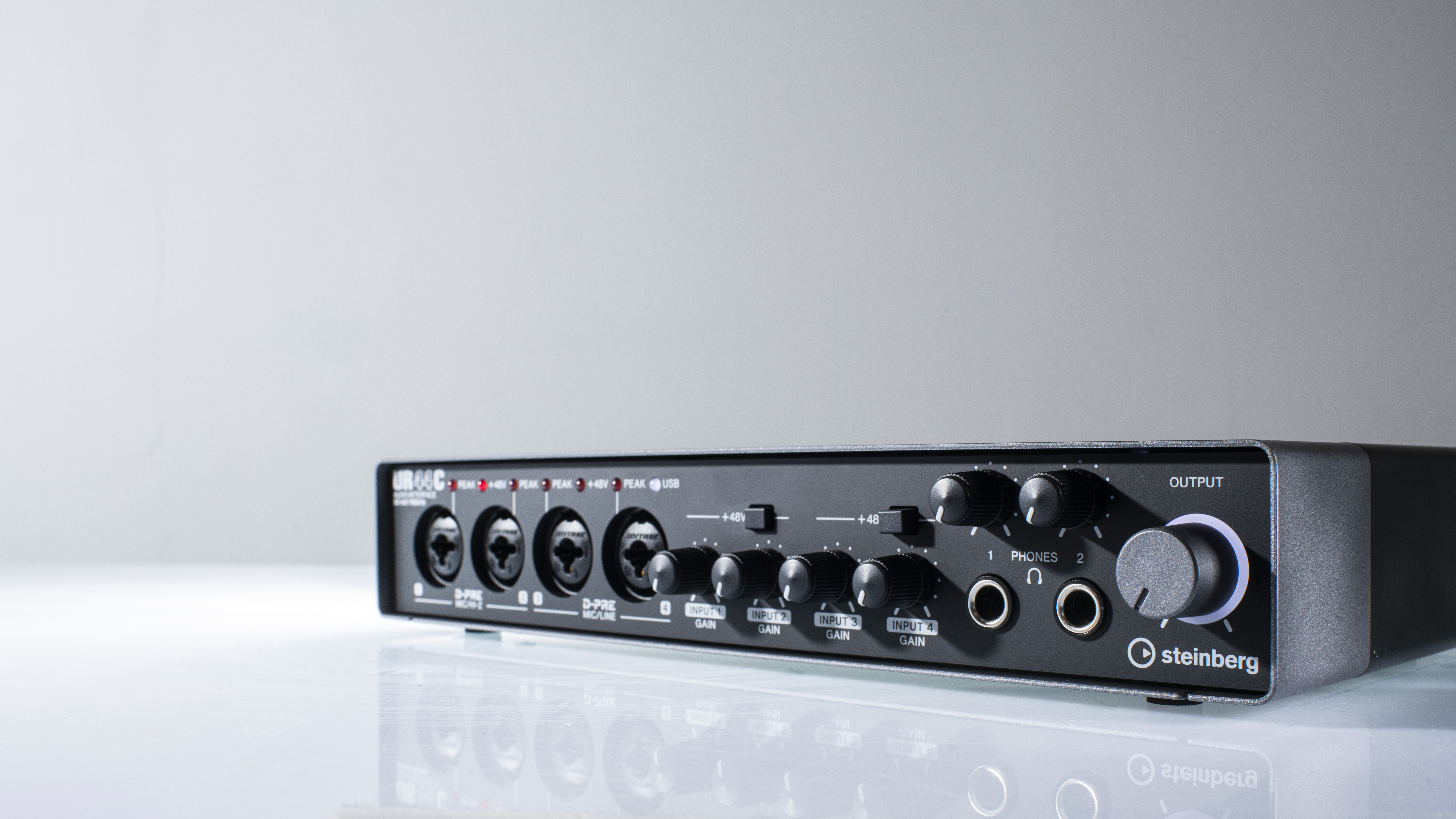 Steinberg UR44C : Steinberg UR44C mood right angle bright-7805