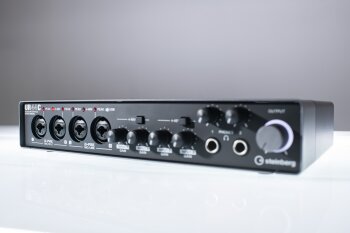 Steinberg UR44C : Steinberg UR44C mood right angle bright-7745 Steinberg UR44C : Steinberg UR44C mood right angle bright-7745