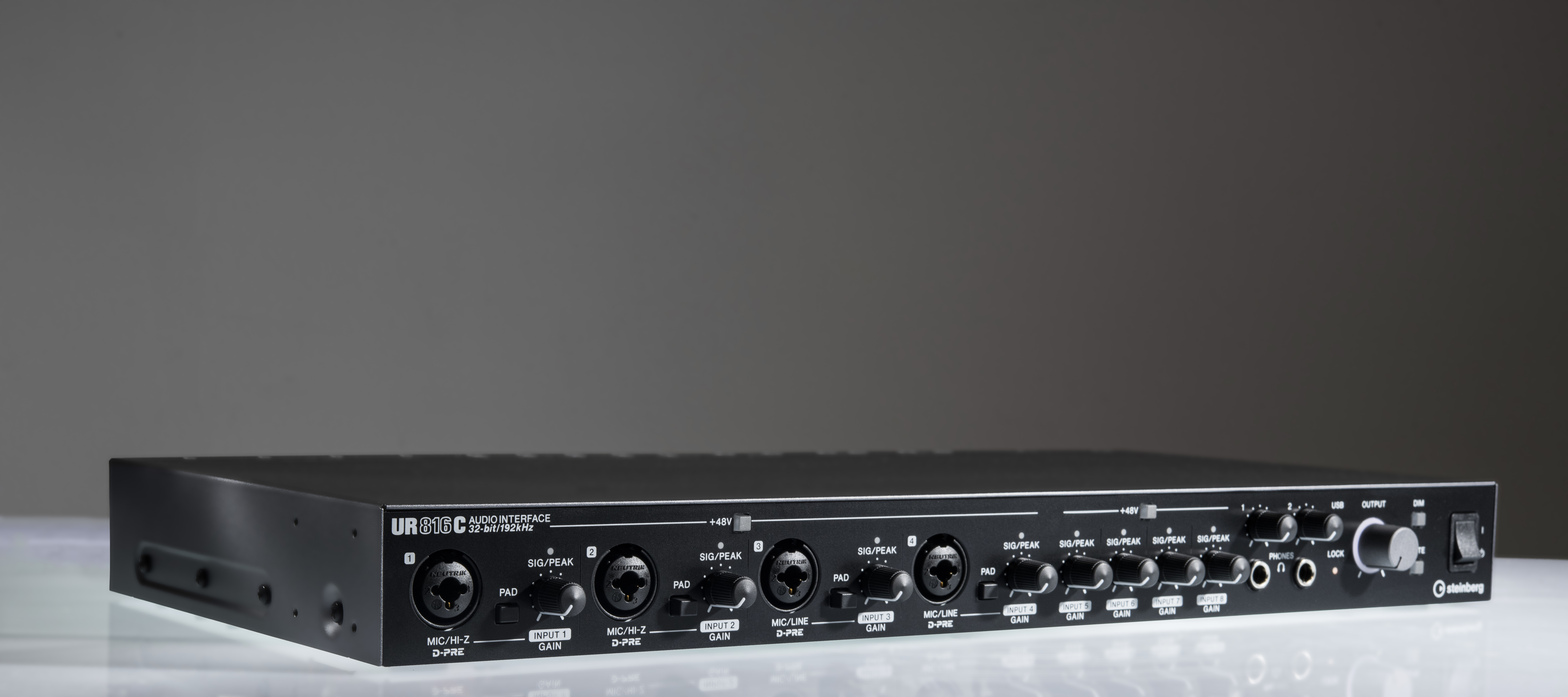 Steinberg UR816C : Steinberg UR816C mood from far grey-7789