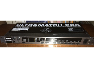 Behringer Ultramatch Pro SRC2496 (25157)