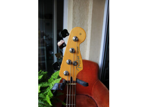 Fender Deluxe Active Jazz Bass [2004-current] (51721)