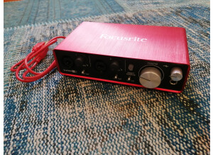 Focusrite Scarlett2 2i2 (7330)