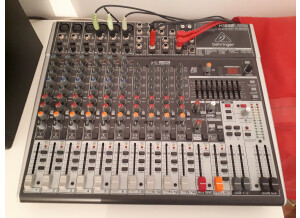 Behringer Truth B2031A (35361)