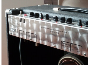 Tech 21 Trademark 60 1x12 (59980)