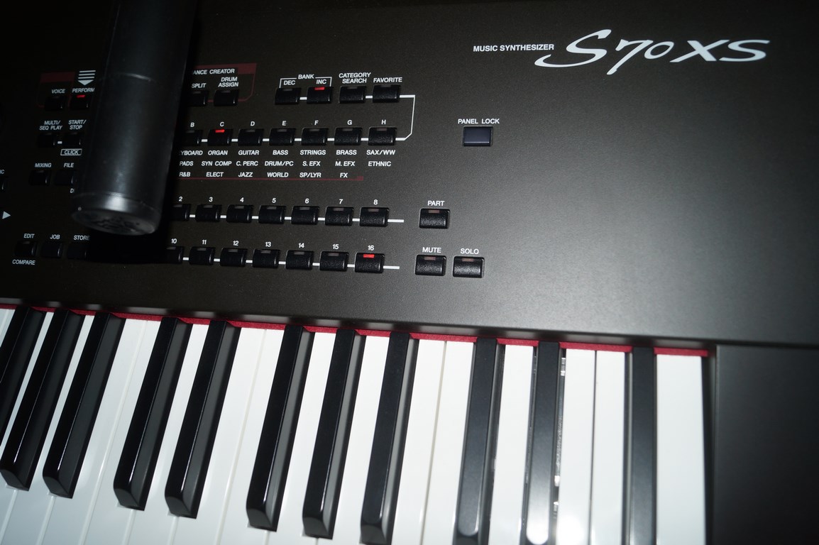 Yamaha S70 XS