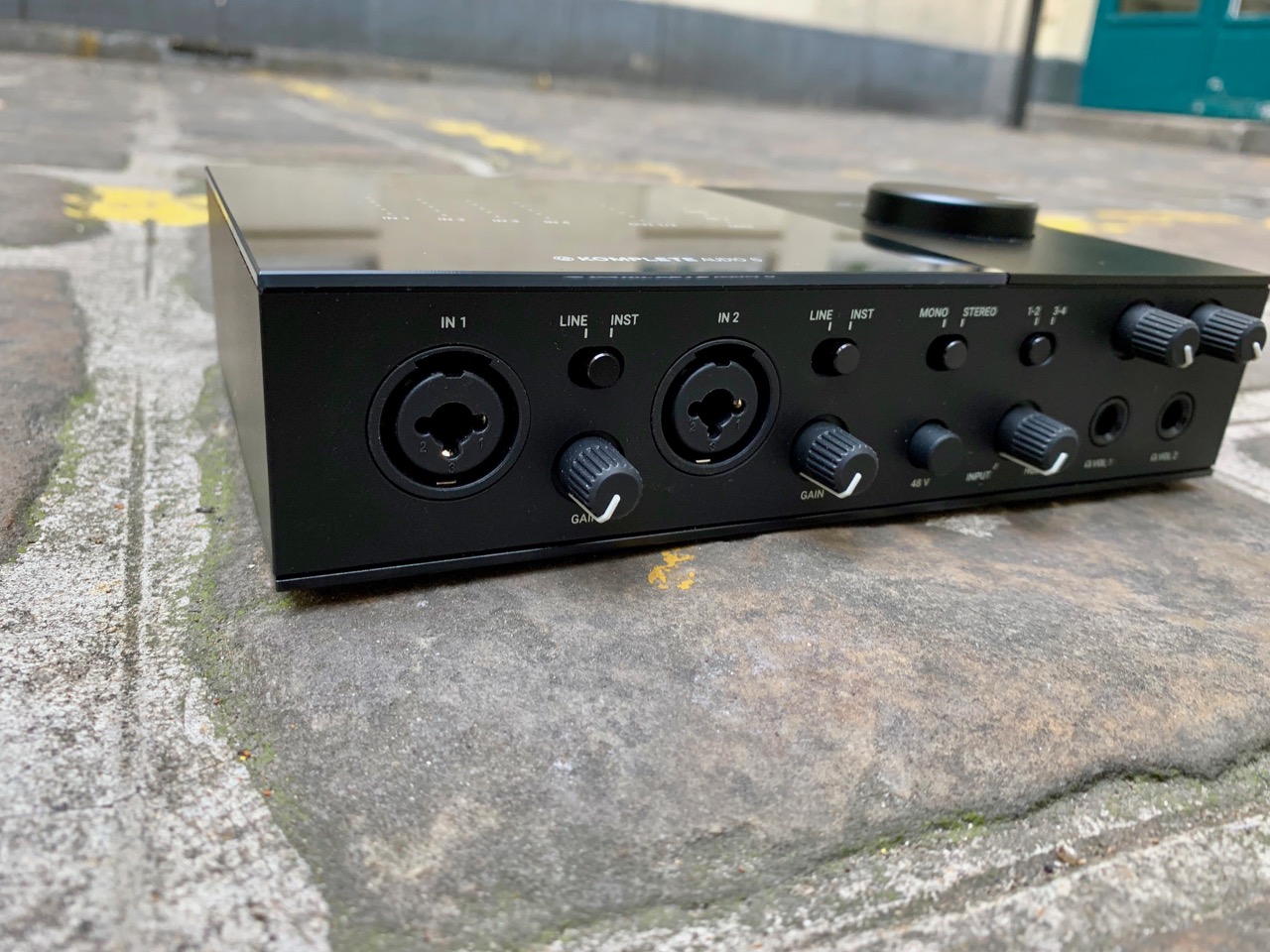 Komplete Audio 6 - 2