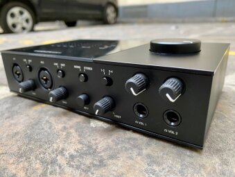 Komplete Audio 6 - 3 Komplete Audio 6 - 3