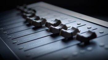 console-1-fader-vh console-1-fader-vh