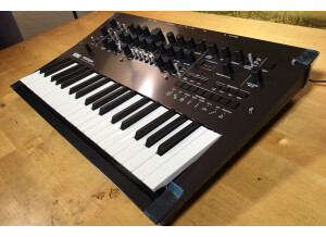 Korg Minilogue (9945)