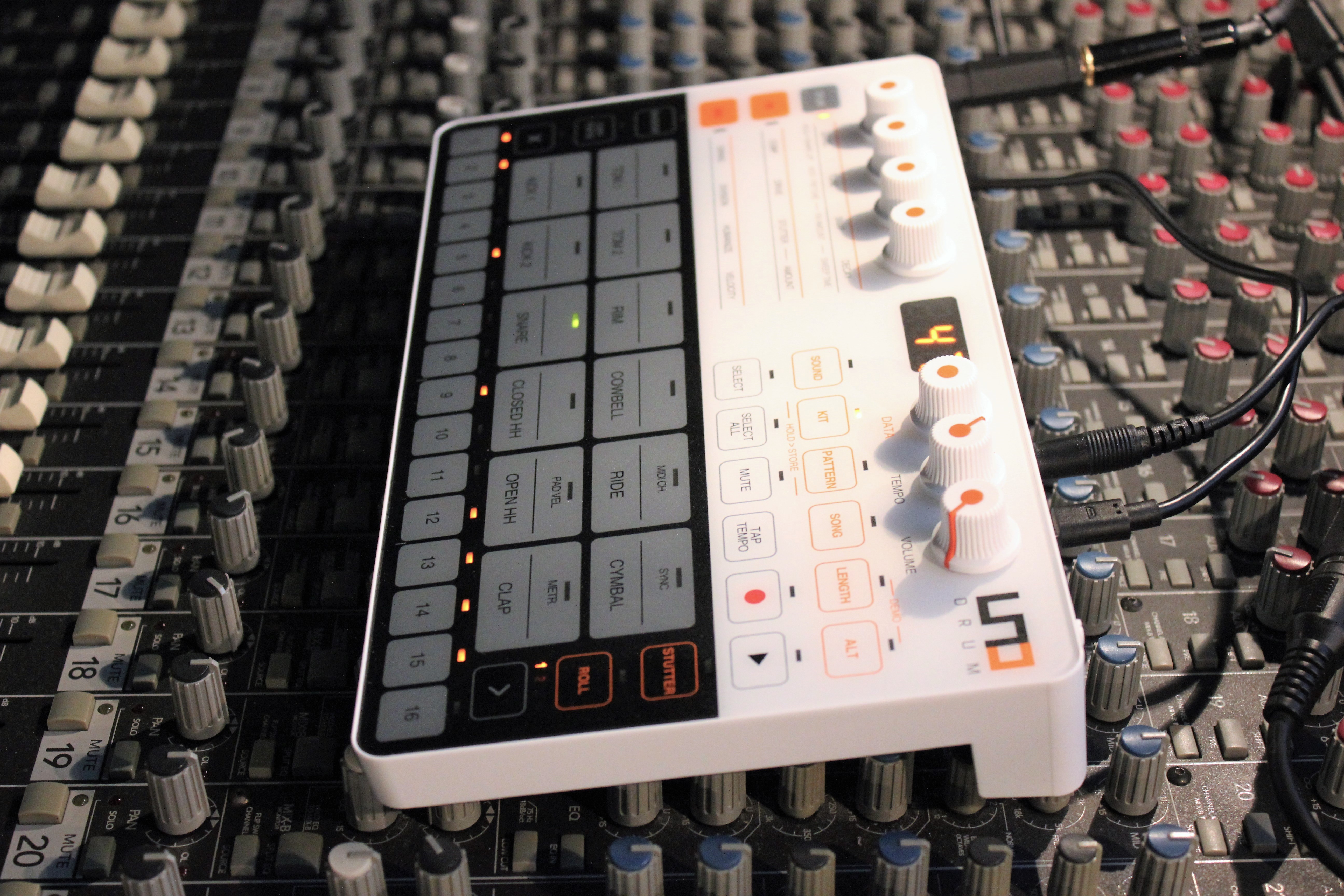 Uno Drum_2tof 11.JPG