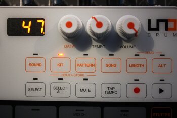 Uno Drum_2tof 06.JPG Uno Drum_2tof 06.JPG