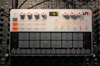 Uno Drum_2tof 03.JPG Uno Drum_2tof 03.JPG