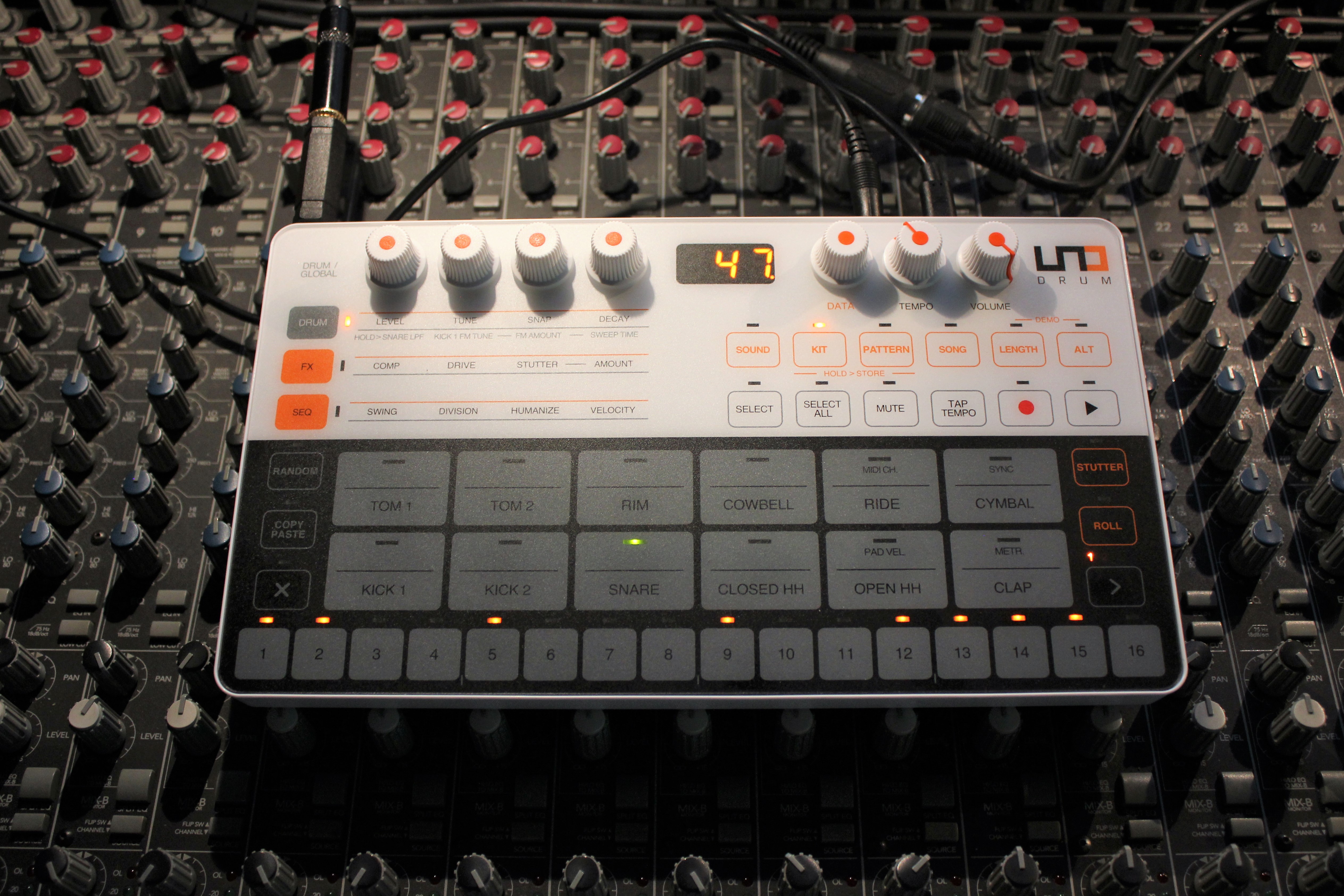 Uno Drum_2tof 02.JPG