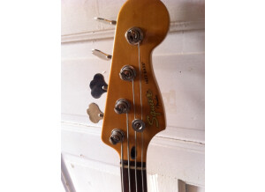 Squier [Classic Vibe Series] Jazz Bass \\\'60s - Olympic White Rosewood