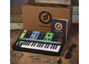 Moog Music Grandmother (87657)