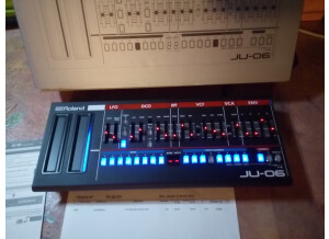 Roland JU-06 (86308)