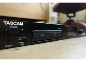 Tascam SS-R100