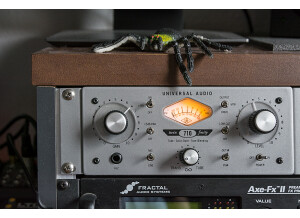 Universal Audio 710 Twin-Finity (5990)