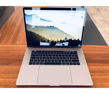 Apple MacBook Pro Retina 15&quot;, Hexacoeur i7, 32Go, SSD 500
