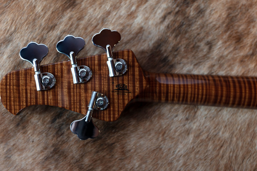 Ernie-Ball-Music-Man-BFR-Fretless-StingRay-Vintage-Sierra-Burst-Back-of-Headstock-1000x667