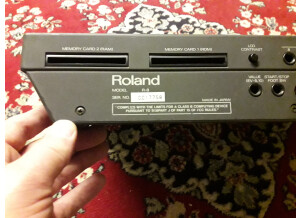 Roland R-8 (12784)