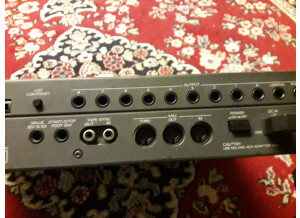 Roland R-8 (10951)