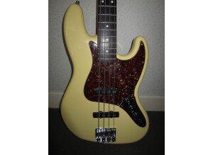 Fender Deluxe Series - Active Jazz Bass