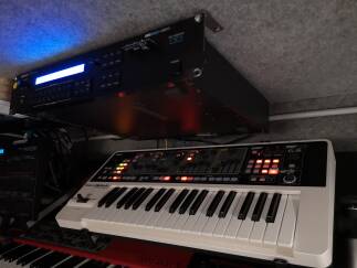 Roland GAIA SH-01