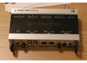 Native Instruments Traktor Audio 10 (4568)