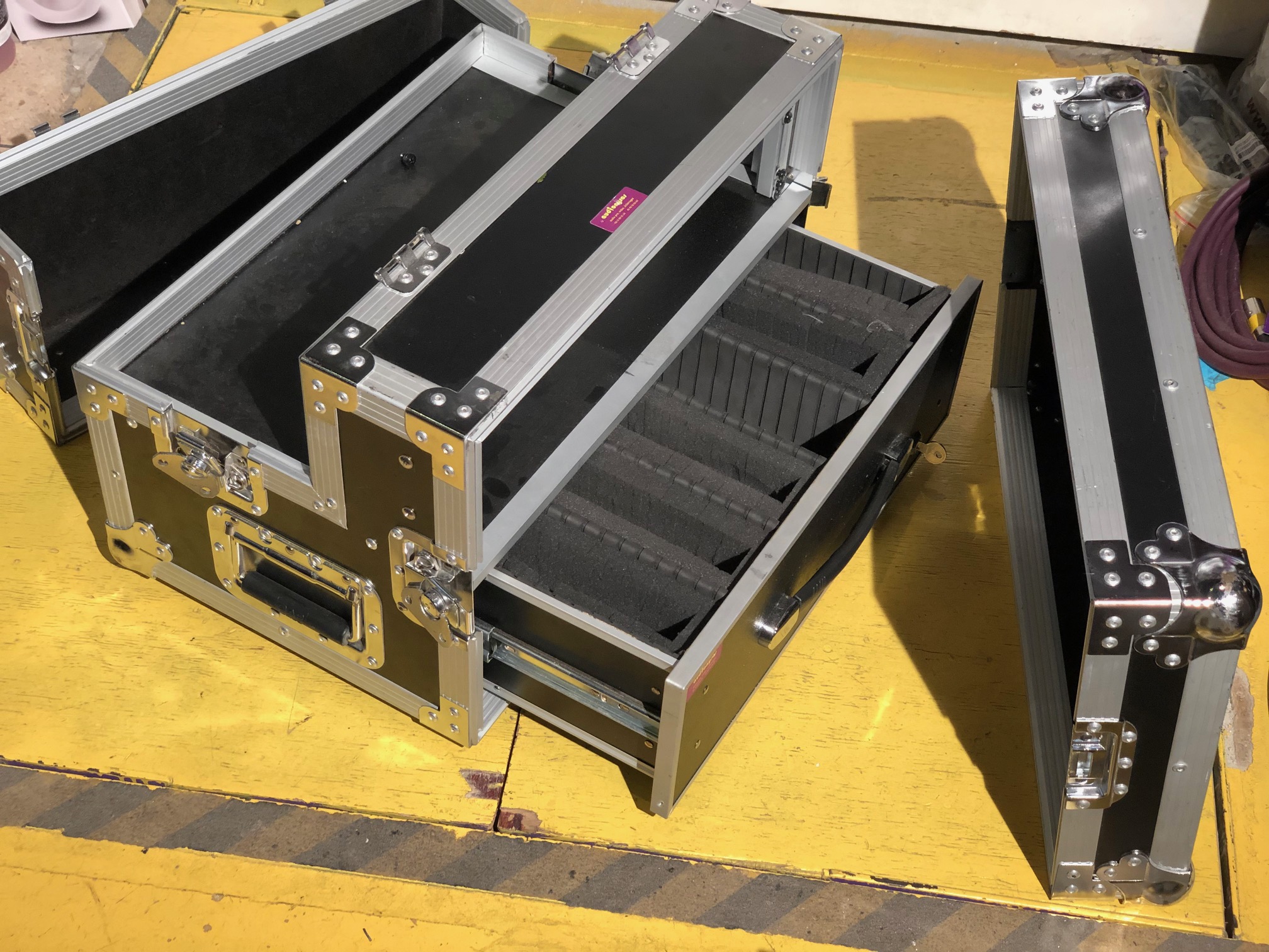 Vends Flight case 3U +3U pour HF avec tiroir