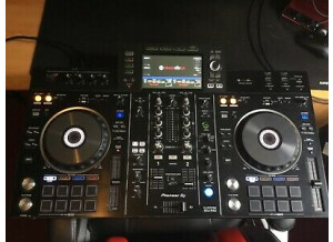 Pioneer-DJ-XDJ-RX2-DJ