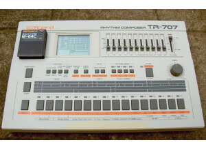 Roland TR-707 (80805)