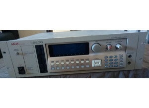 Akai S3200 (81153)