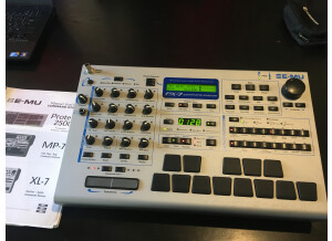 Roland SH-32 (1585)