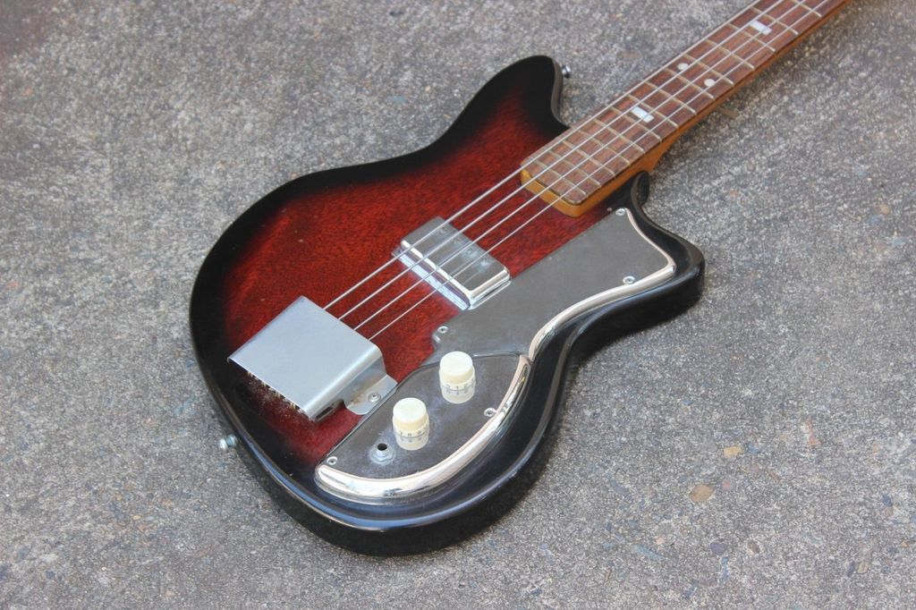 Guyatone EB-4