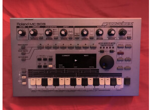 Roland MC-303 (75282)