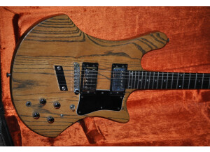 2200-2-Guild-S300A-de-1978