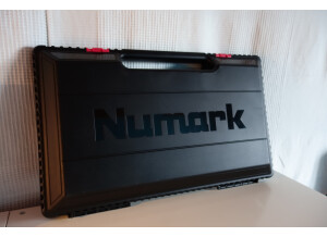 Numark Mixtrack Platinum (82506)