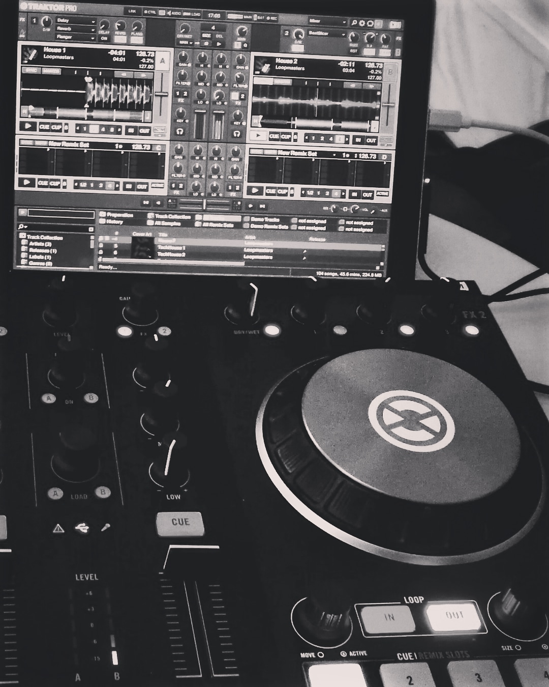 Native Instruments Traktor Kontrol S2 mk2