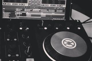 Native Instruments Traktor Kontrol S2 mk2