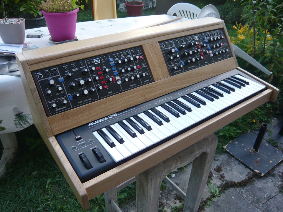 Behringer Model D