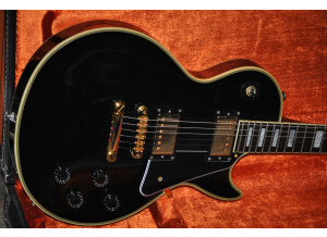 2330-2-Chevy-Les-Paul-Custom-des-90-s