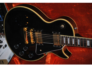 2330-3-Chevy-Les-Paul-Custom-des-90-s