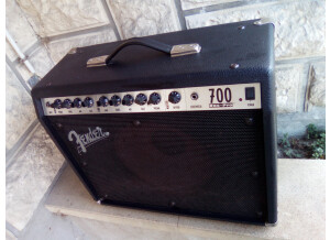 Fender Roc Pro 700 (50816)