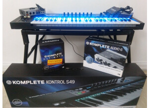 Native Instruments Komplete Kontrol S49 (92079)