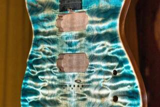 Hufschmid Guitars Helldunkel model 6 string