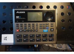 Alesis SR-18 (89760)