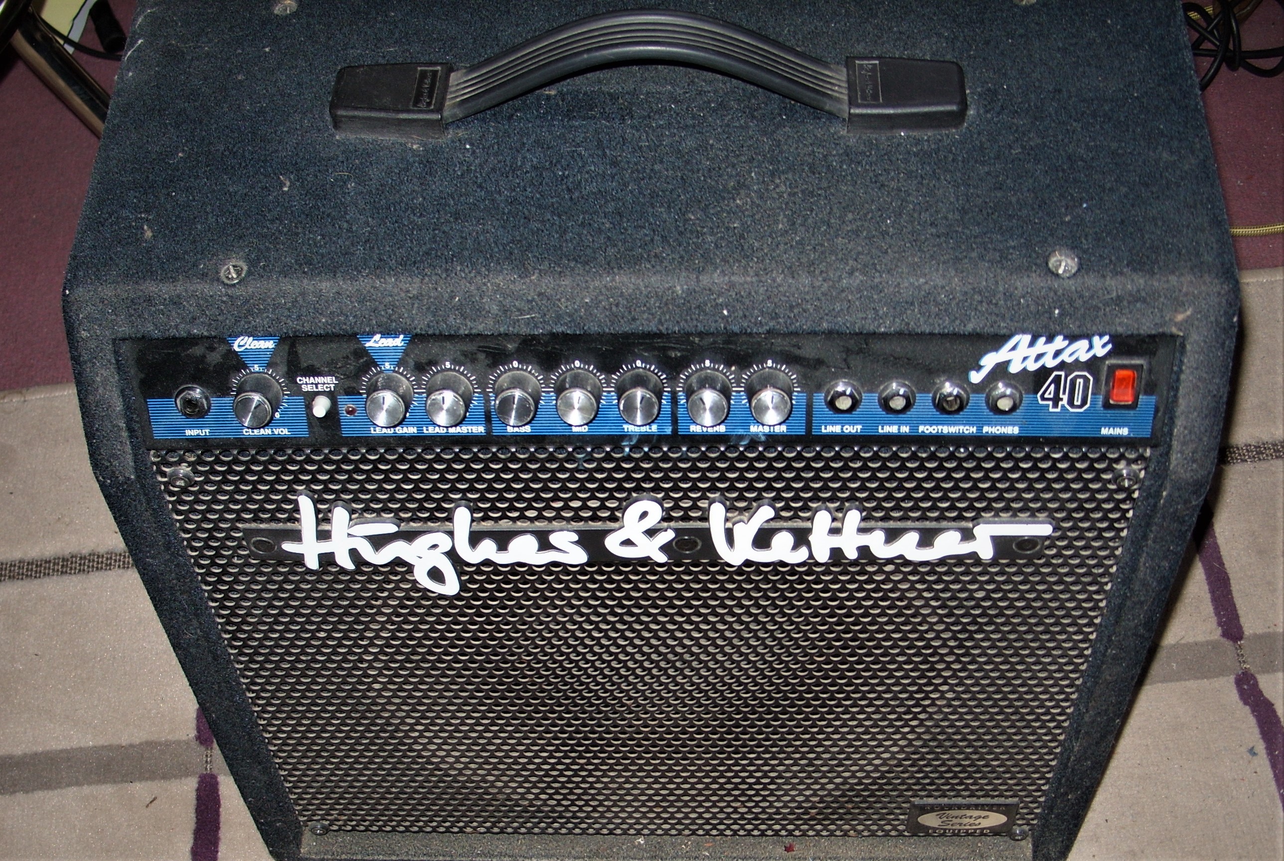Pictures and images Hughes & Kettner Attax 40 - Audiofanzine