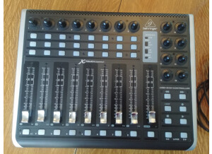 Behringer X-Touch Compact (75900)